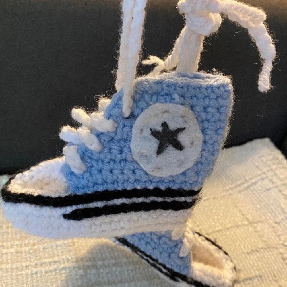 Hand Crocheted Booties Kids 0-6M Blue White High Top Sneaker All Star Soft Sole
